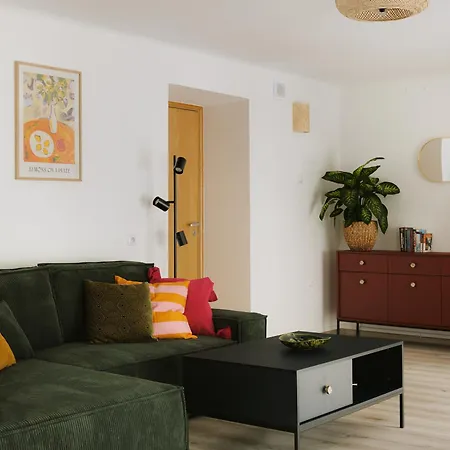 Apple Homestay Warsaw